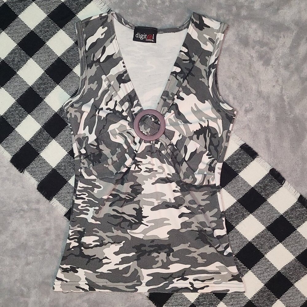 M | Digital | Gathered V-Neck Camo Tank Top